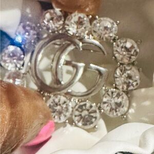 Gucci Elegant Silver Crystal Women's Brooch